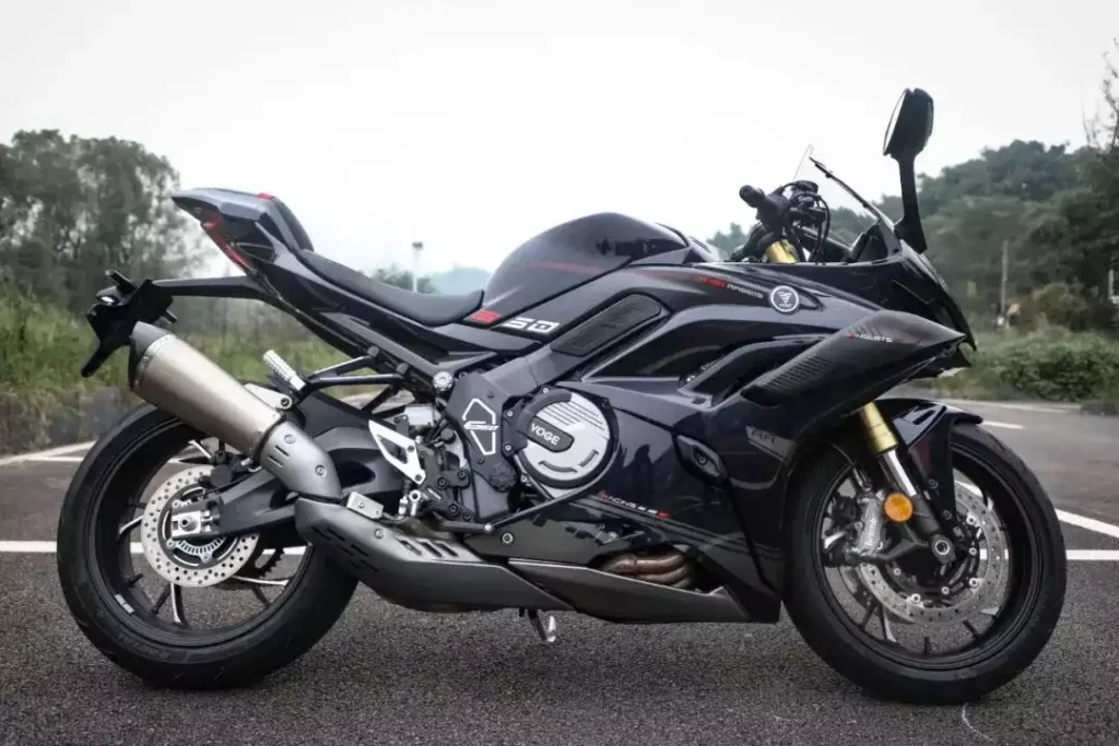 RR660S Appearance - Side View