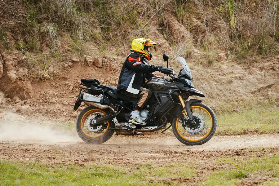 VOGE DS900X
