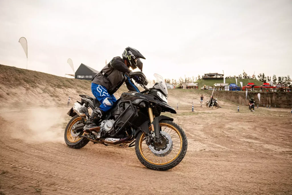 VOGE DS900X Gallery